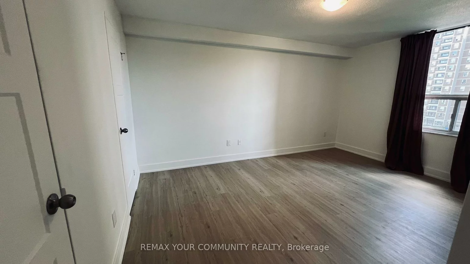 10, Edgecliff, Flemingdon Park, Toronto