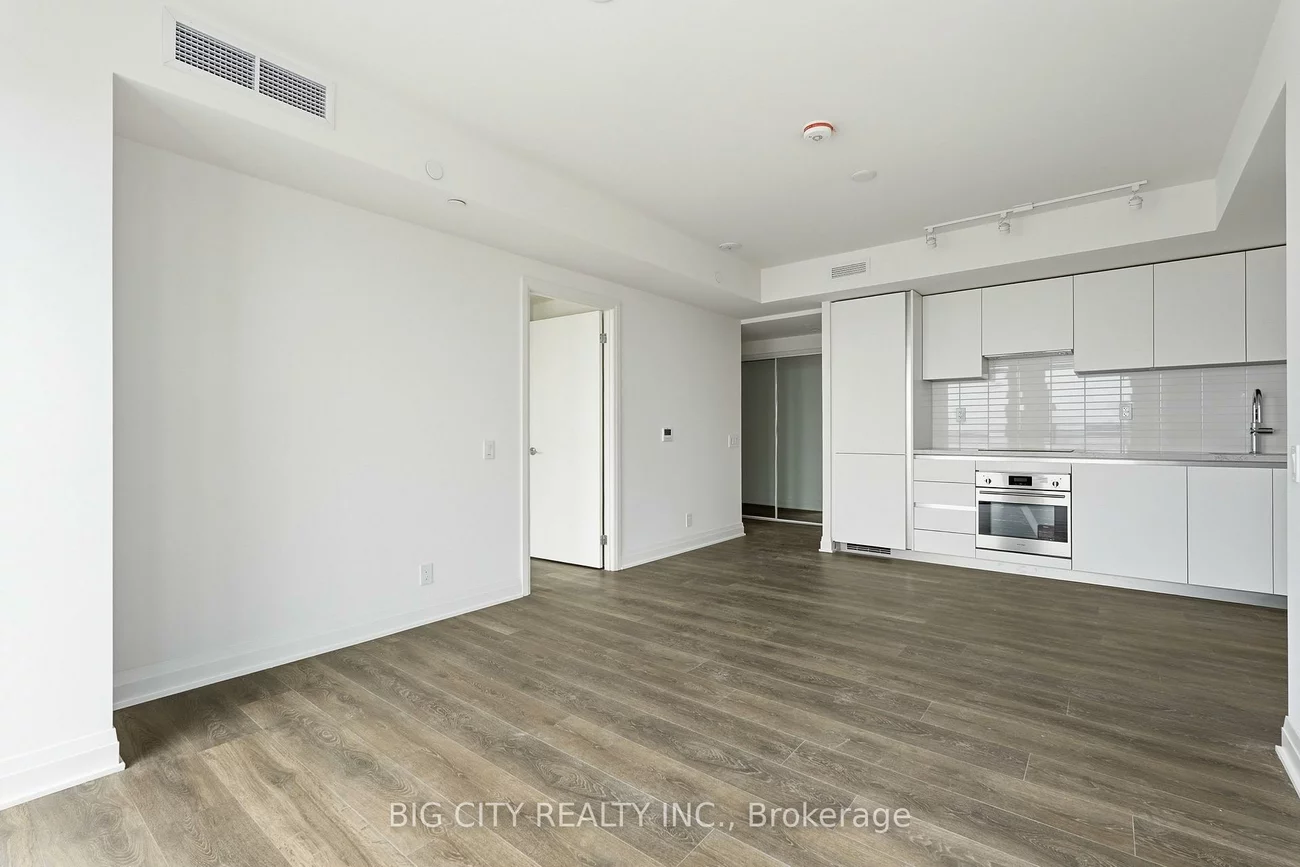 25, Frederick Todd, Thorncliffe Park, Toronto