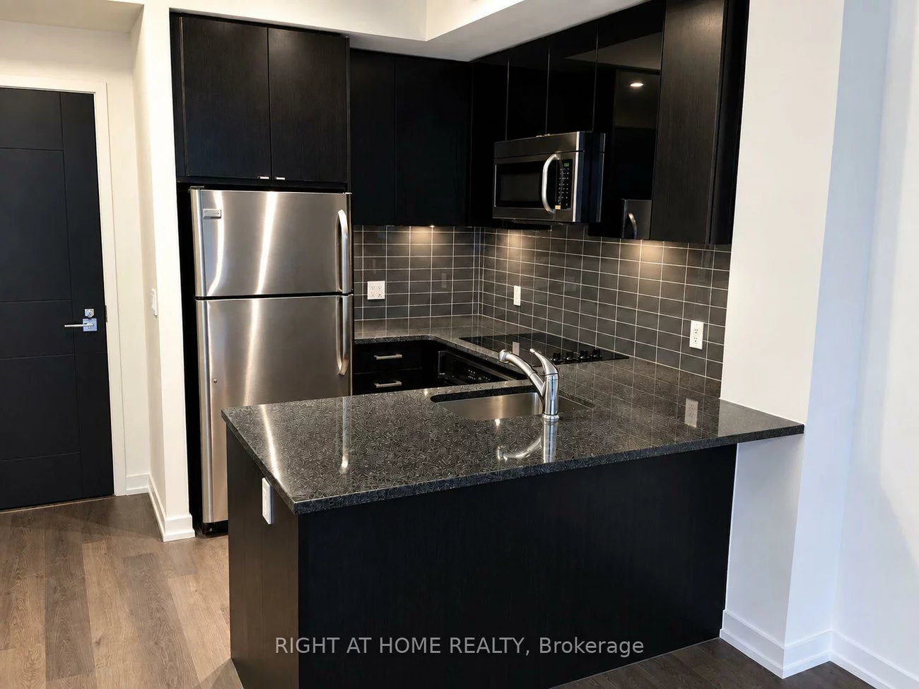 89, Dunfield, Mount Pleasant West, Toronto