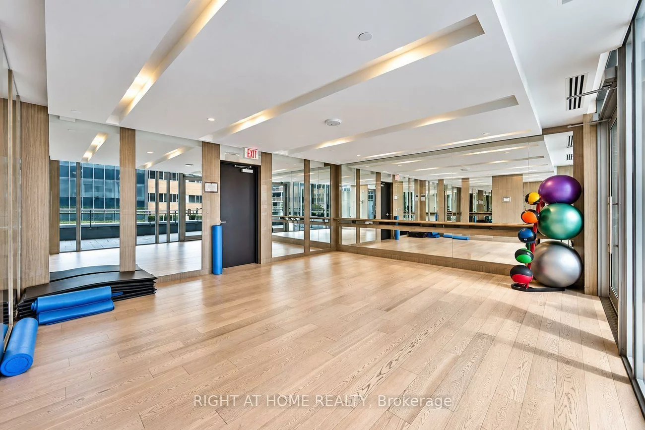 89, Dunfield, Mount Pleasant West, Toronto