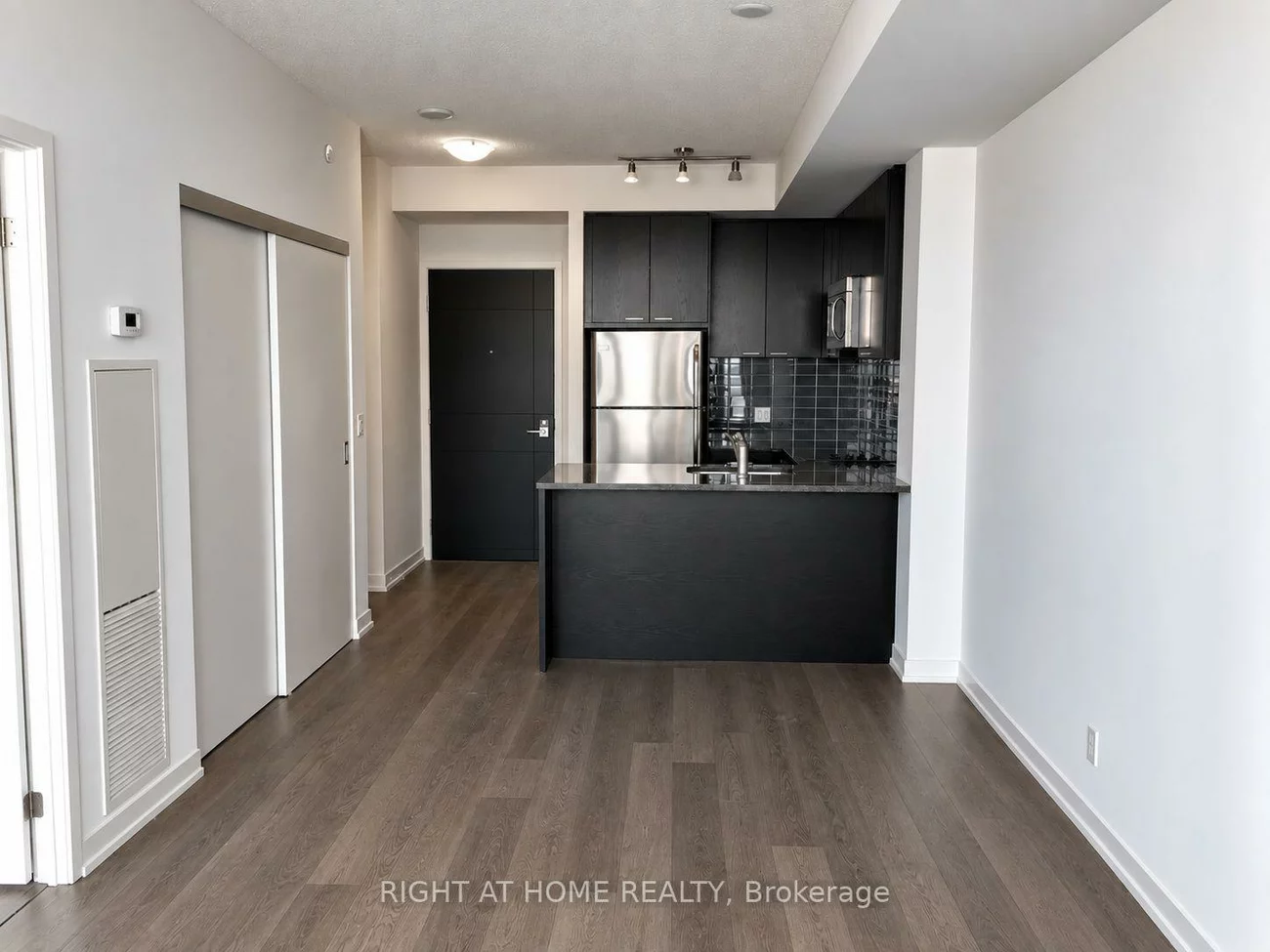 89, Dunfield, Mount Pleasant West, Toronto