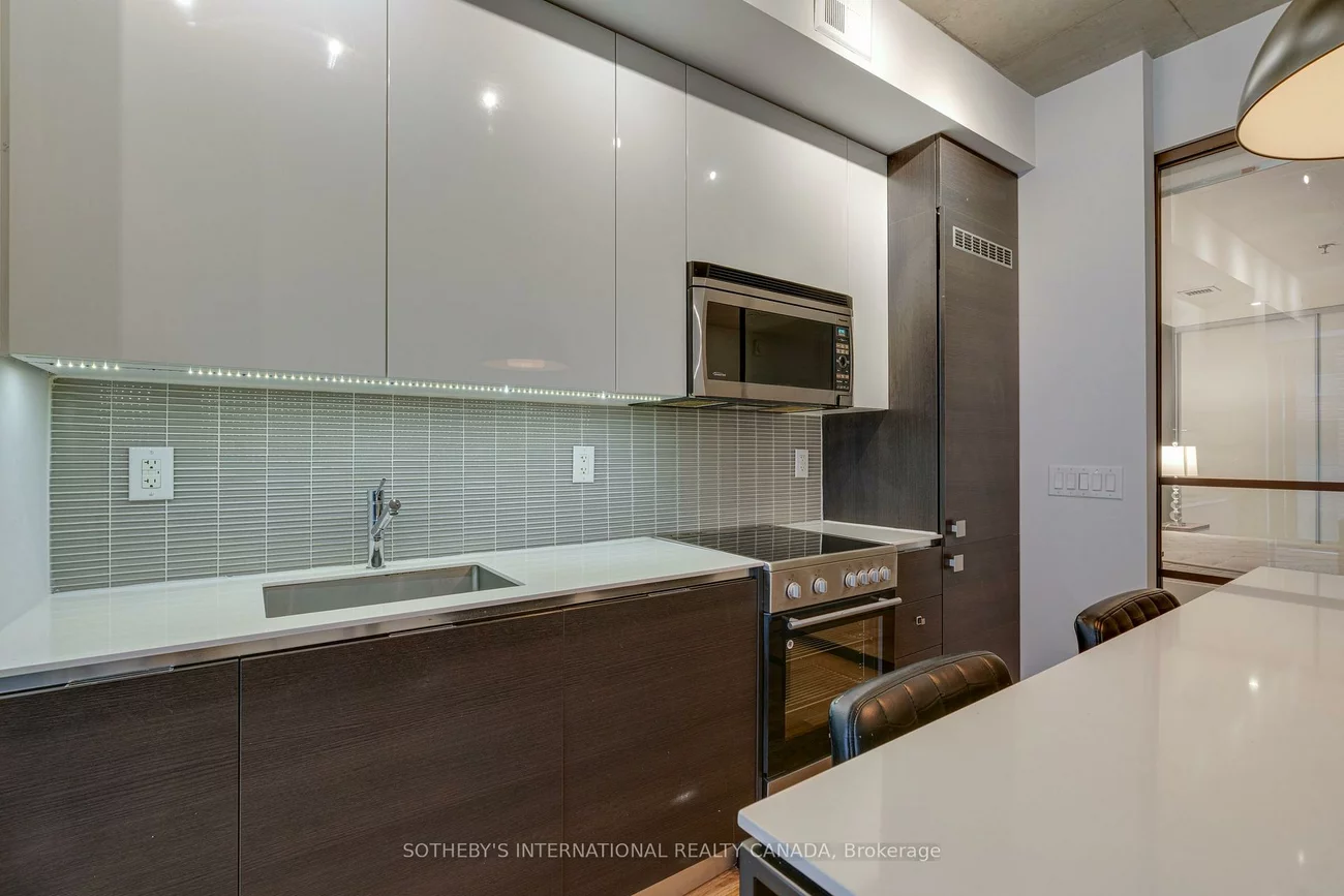 8, Dovercourt, Little Portugal, Toronto