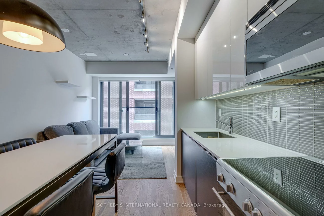 8, Dovercourt, Little Portugal, Toronto