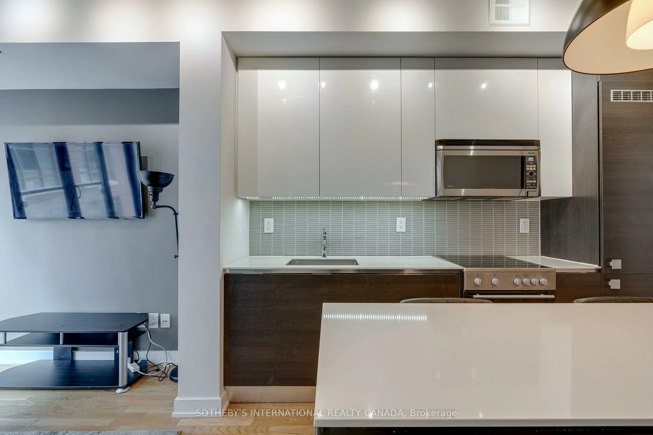 8, Dovercourt, Little Portugal, Toronto