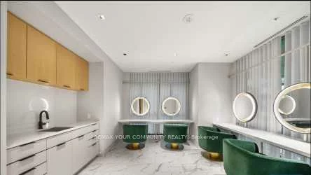 327, King, Waterfront Communities C1, Toronto