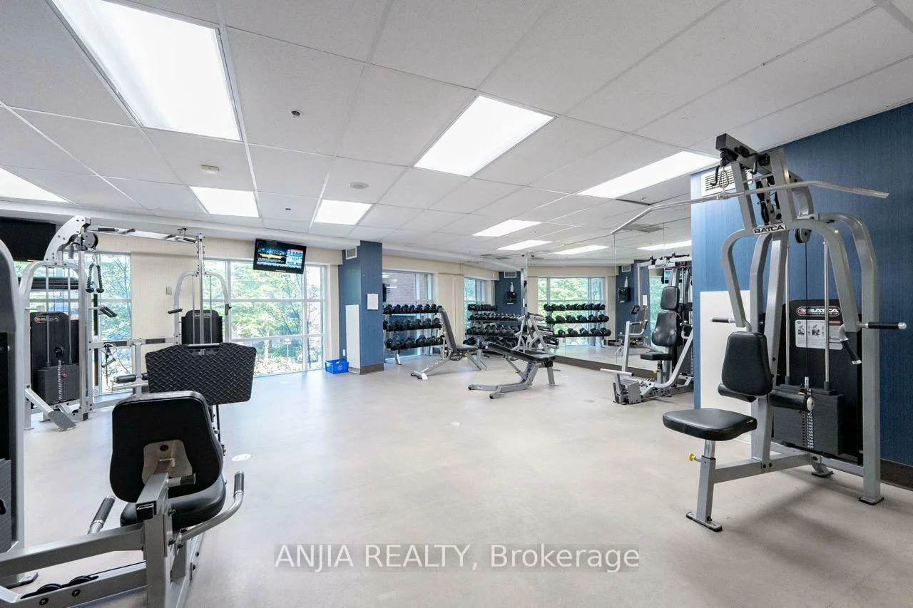 33, Sheppard, Willowdale East, Toronto