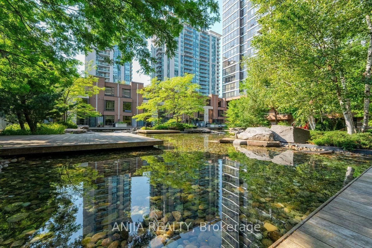 33, Sheppard, Willowdale East, Toronto