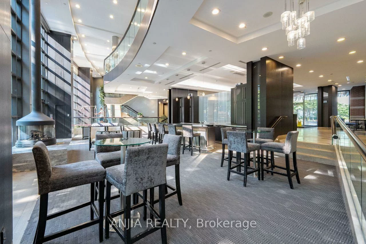 33, Sheppard, Willowdale East, Toronto