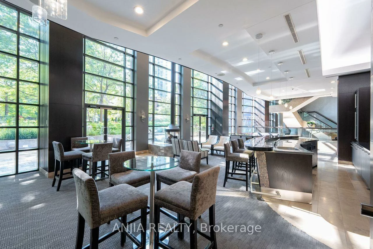 33, Sheppard, Willowdale East, Toronto