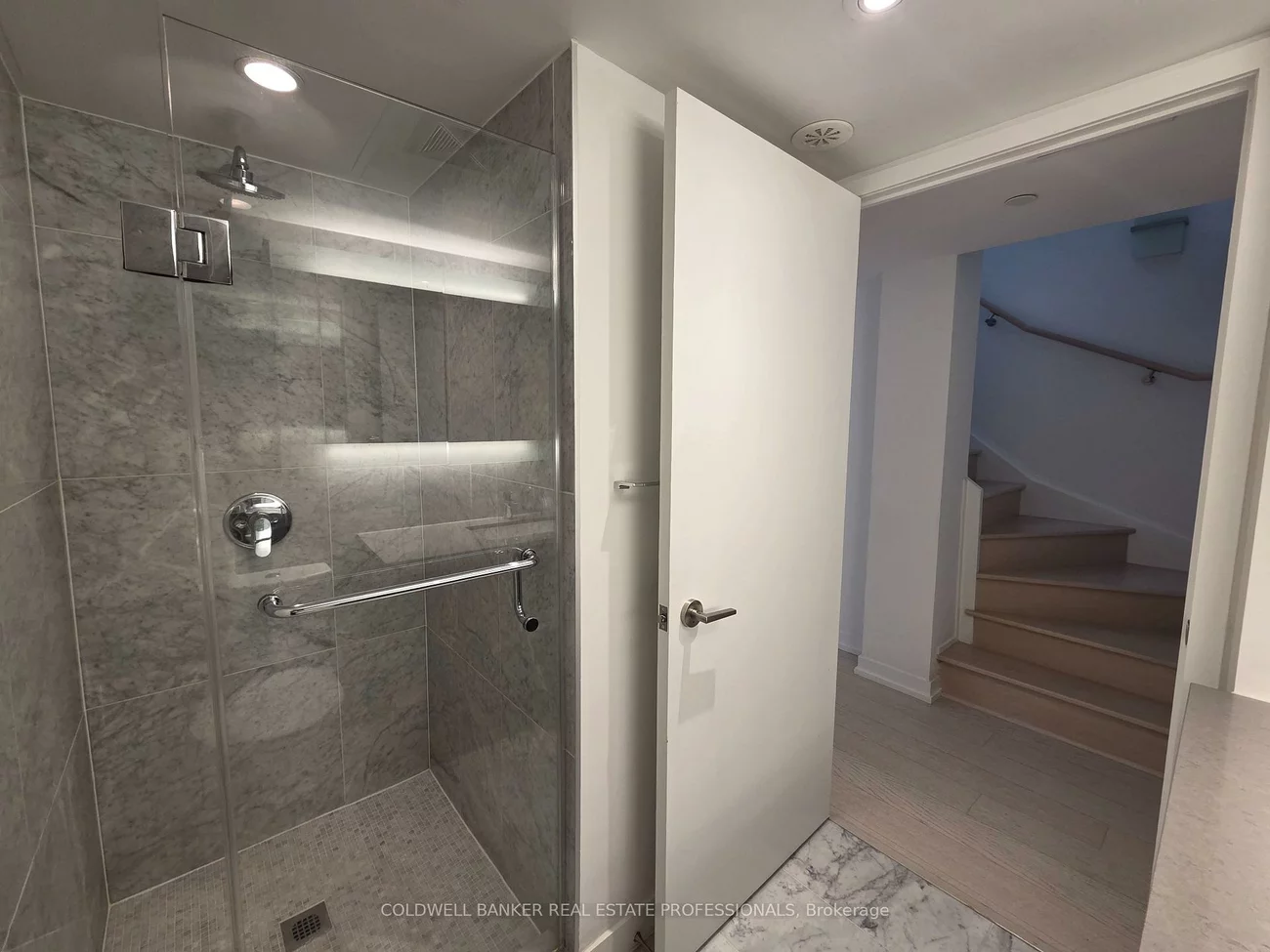 113, Mcmahon, Bayview Village, Toronto
