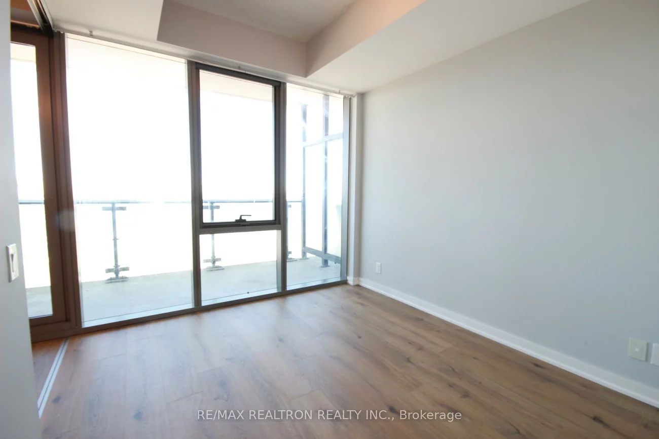 390, Cherry, Waterfront Communities C8, Toronto
