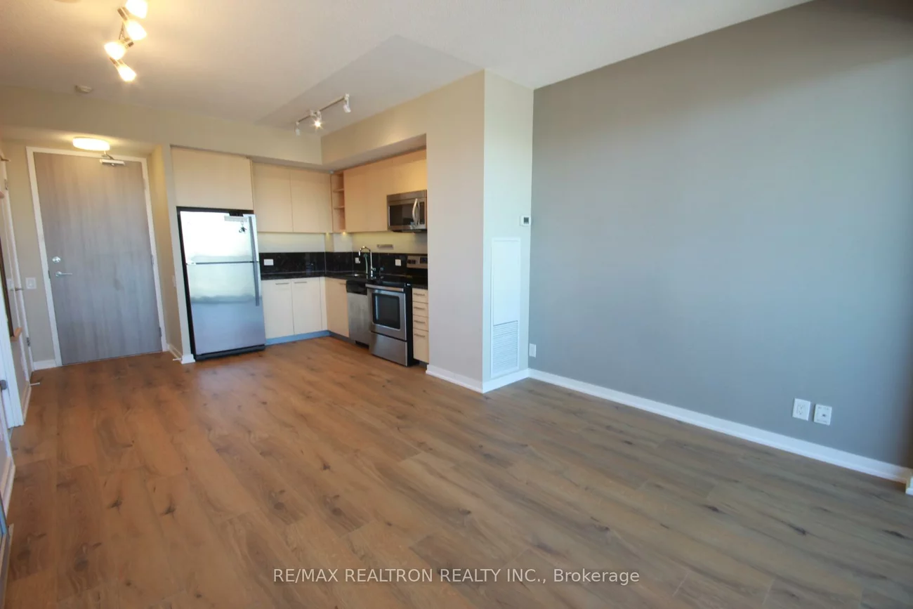 390, Cherry, Waterfront Communities C8, Toronto