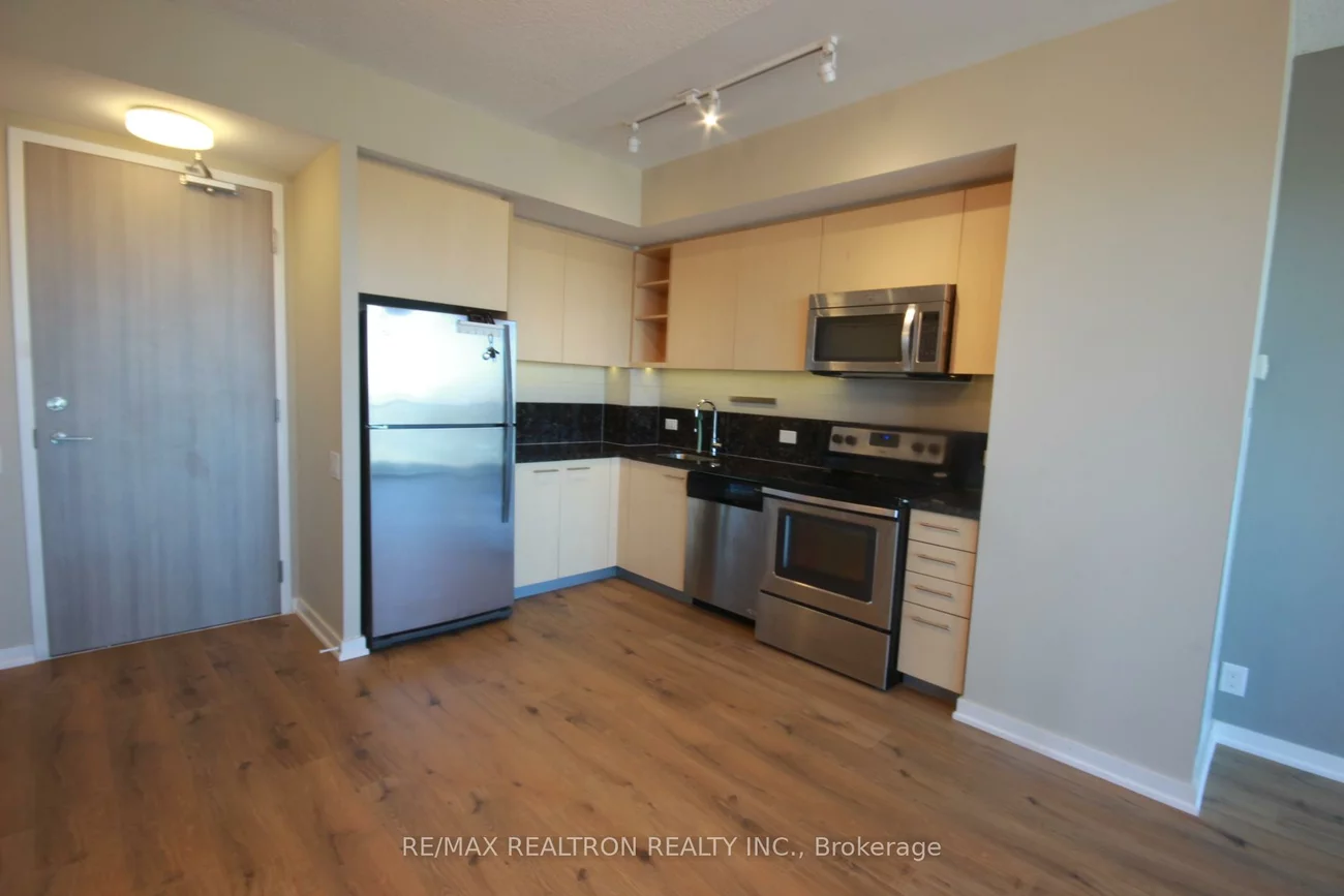 390, Cherry, Waterfront Communities C8, Toronto