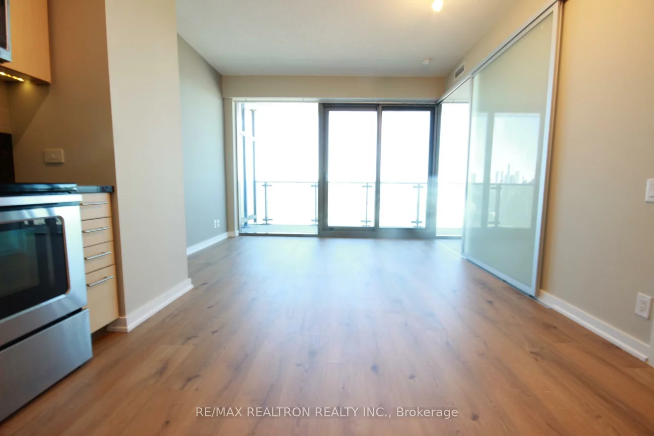 390, Cherry, Waterfront Communities C8, Toronto