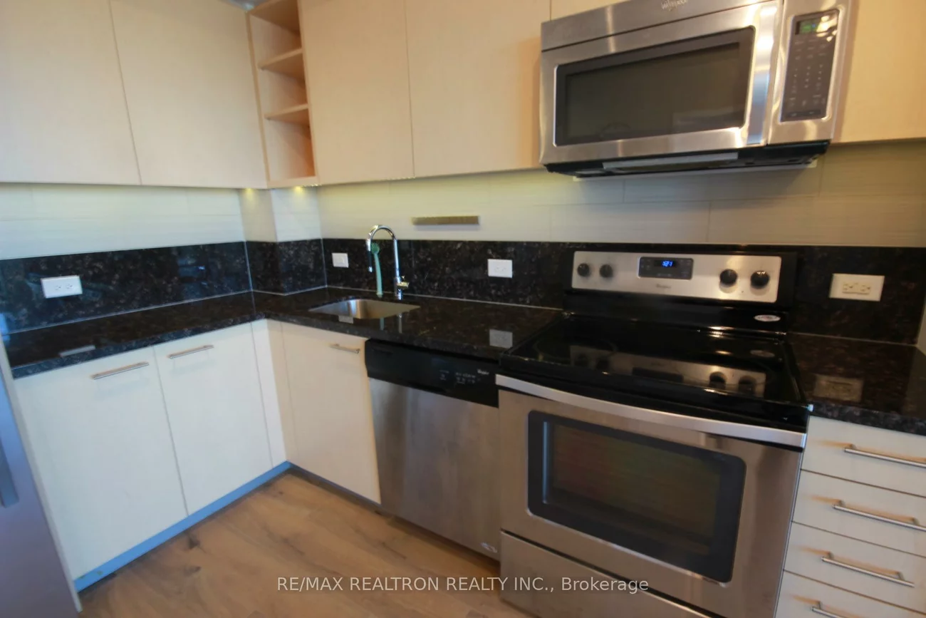 390, Cherry, Waterfront Communities C8, Toronto