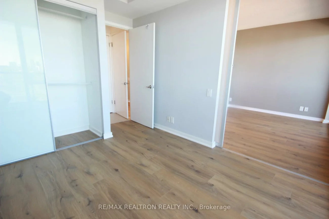 390, Cherry, Waterfront Communities C8, Toronto