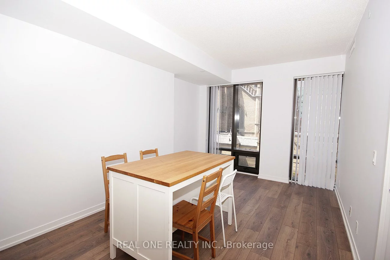 60, Shuter, Church-Yonge Corridor, Toronto