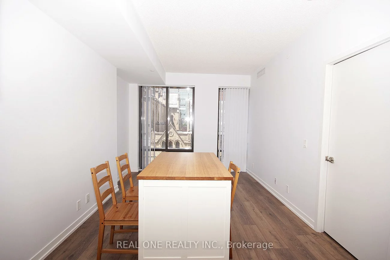 60, Shuter, Church-Yonge Corridor, Toronto