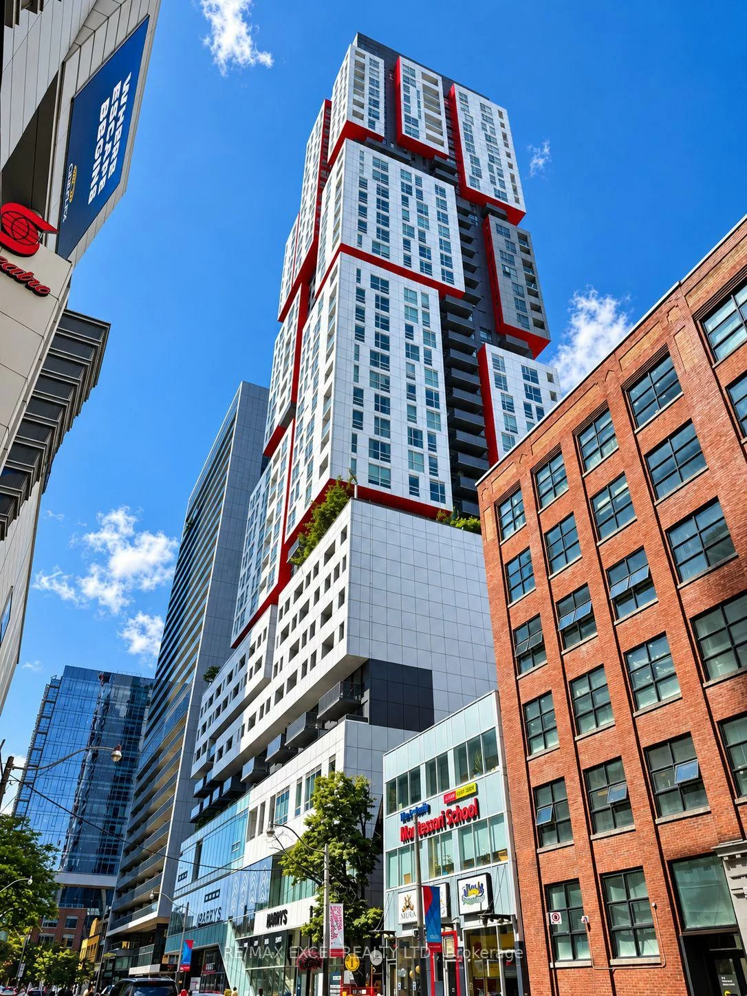 318, Richmond, Waterfront Communities C1, Toronto