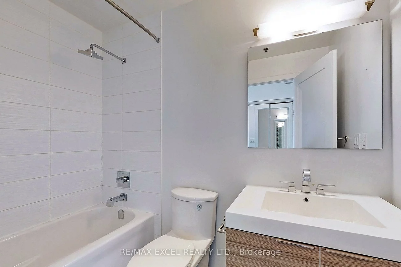 318, Richmond, Waterfront Communities C1, Toronto