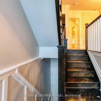 280, Spadina, Casa Loma, Toronto