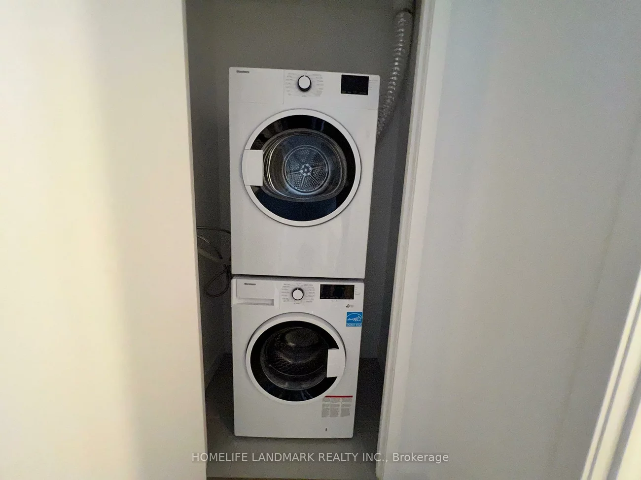 15, Holmes, Willowdale East, Toronto