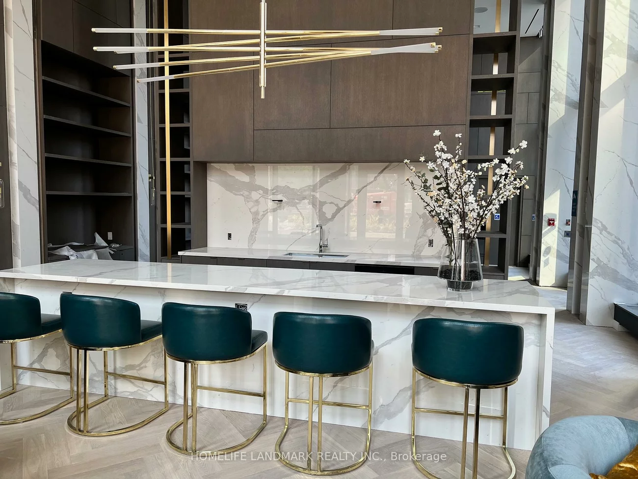 15, Holmes, Willowdale East, Toronto
