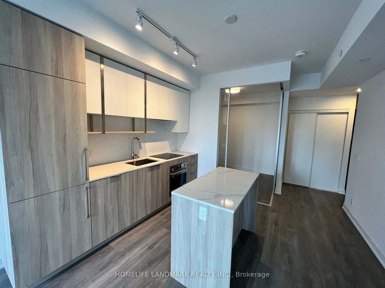 15, Holmes, Willowdale East, Toronto