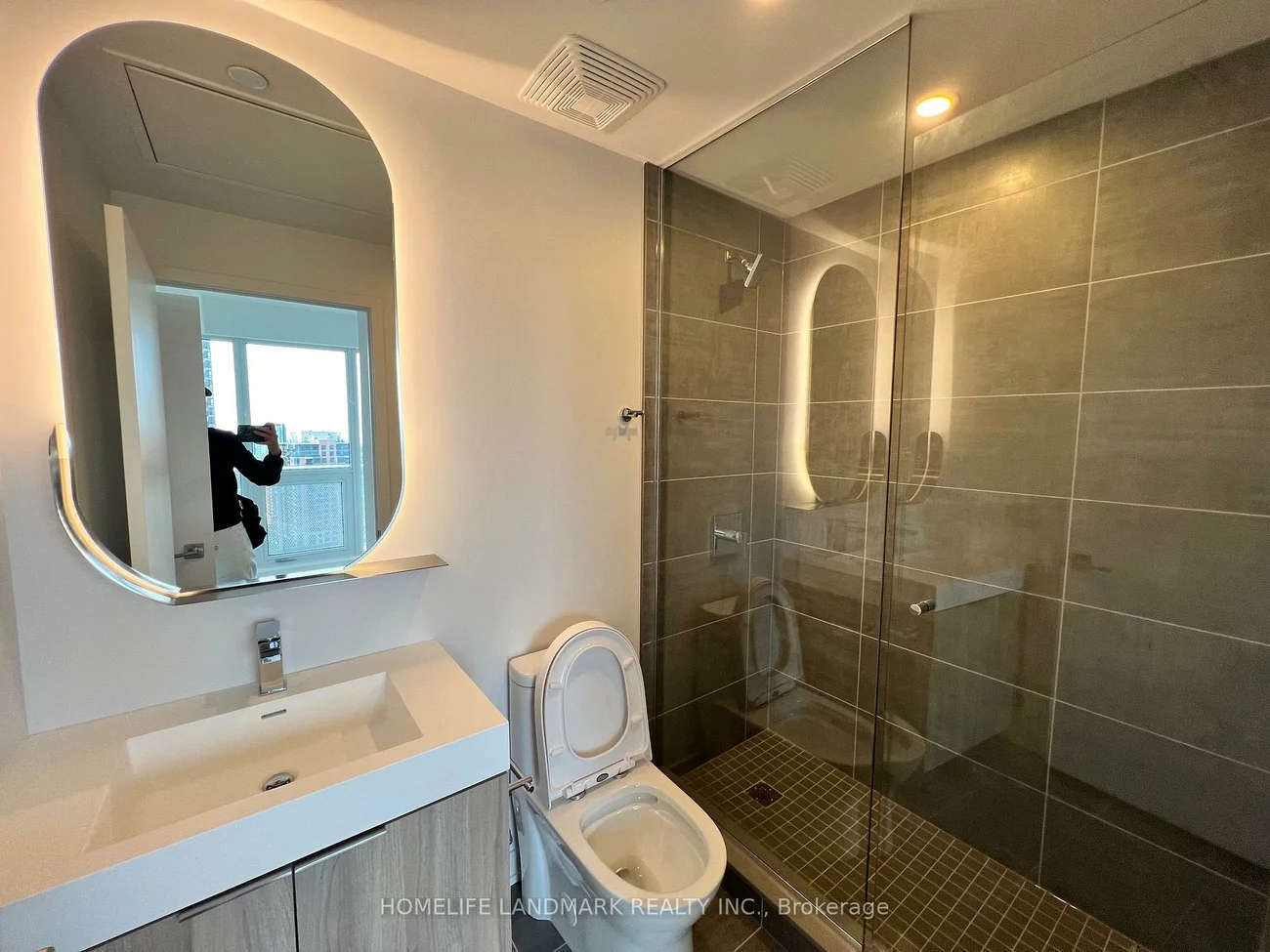 15, Holmes, Willowdale East, Toronto