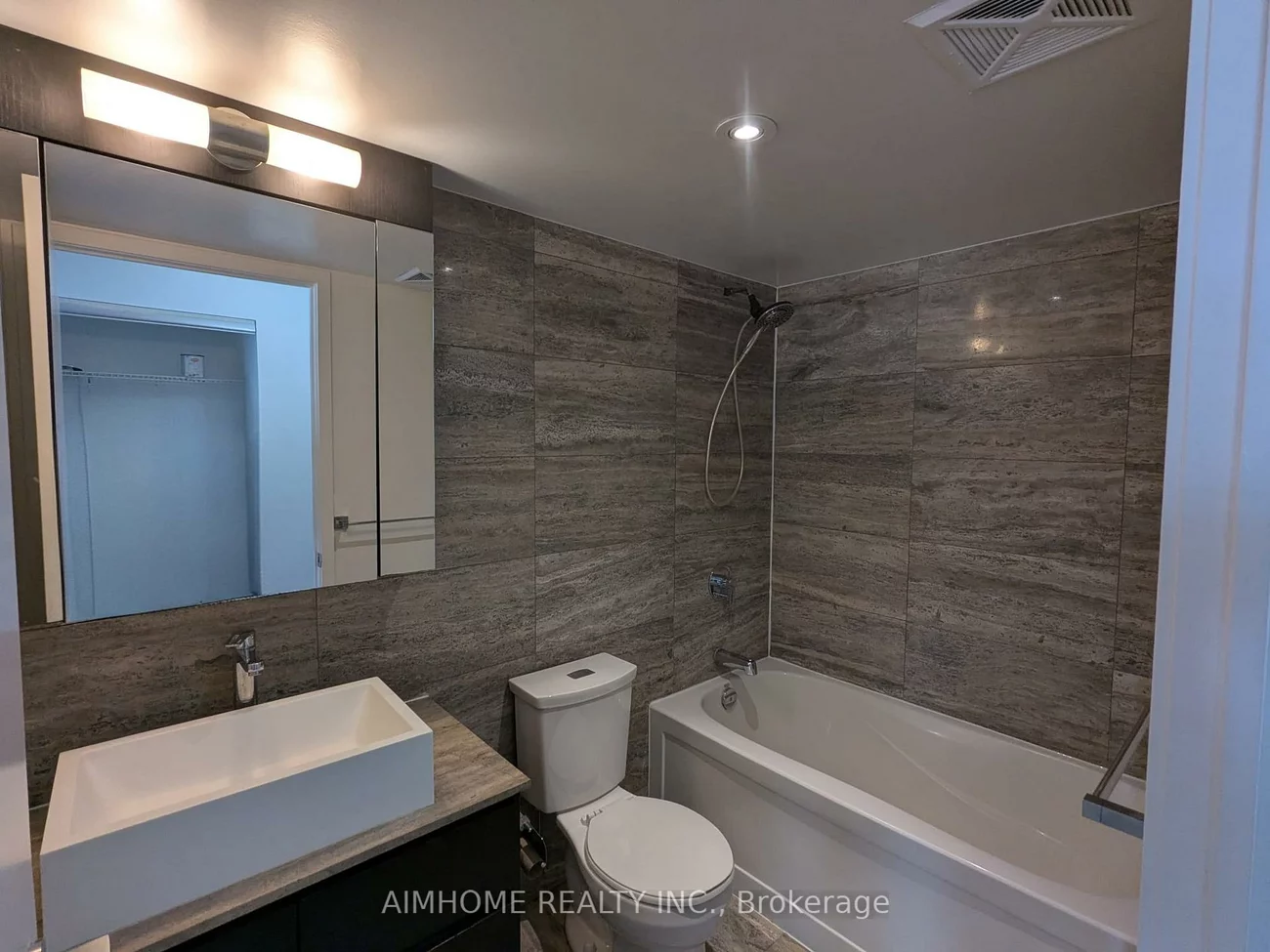 10, Capreol, Waterfront Communities C1, Toronto