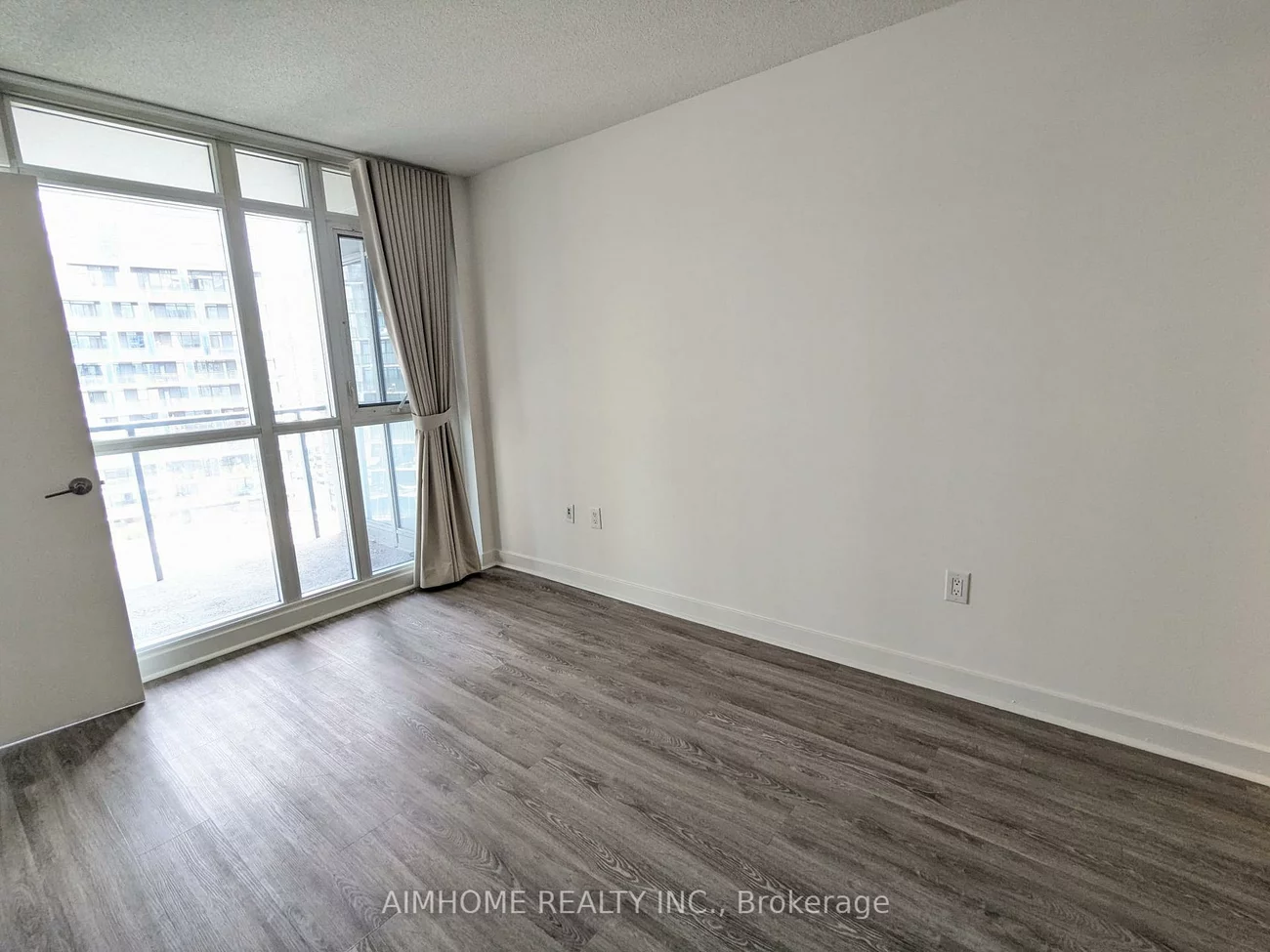 10, Capreol, Waterfront Communities C1, Toronto