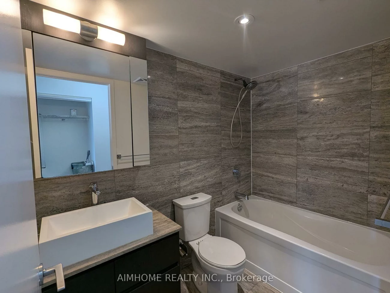 10, Capreol, Waterfront Communities C1, Toronto