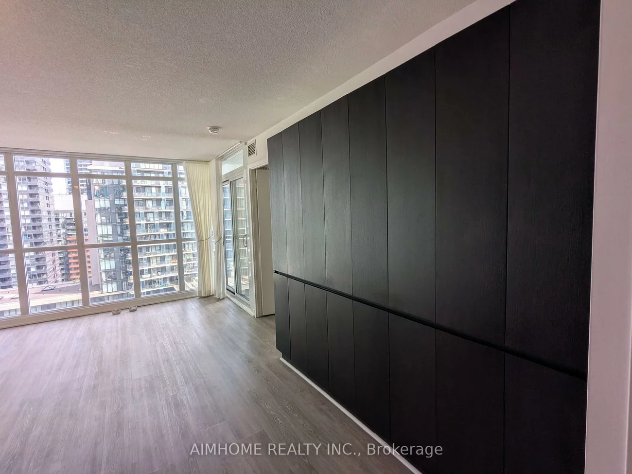 10, Capreol, Waterfront Communities C1, Toronto