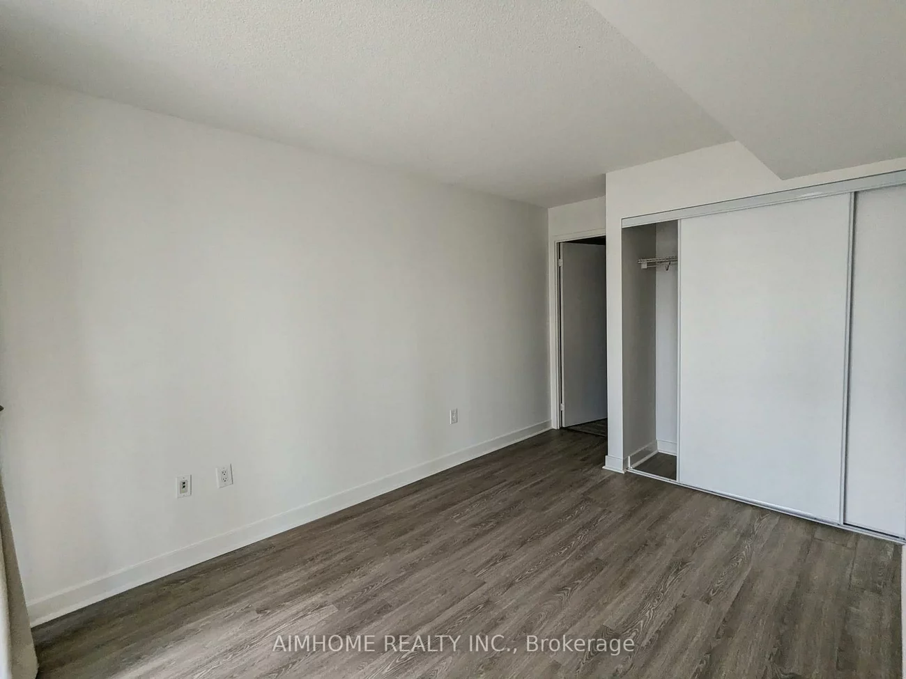 10, Capreol, Waterfront Communities C1, Toronto