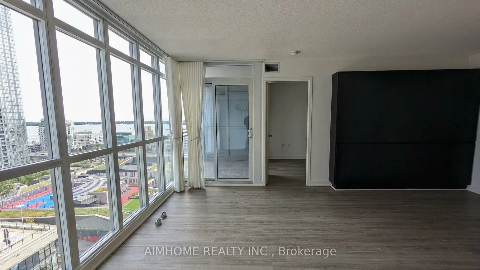 10, Capreol, Waterfront Communities C1, Toronto