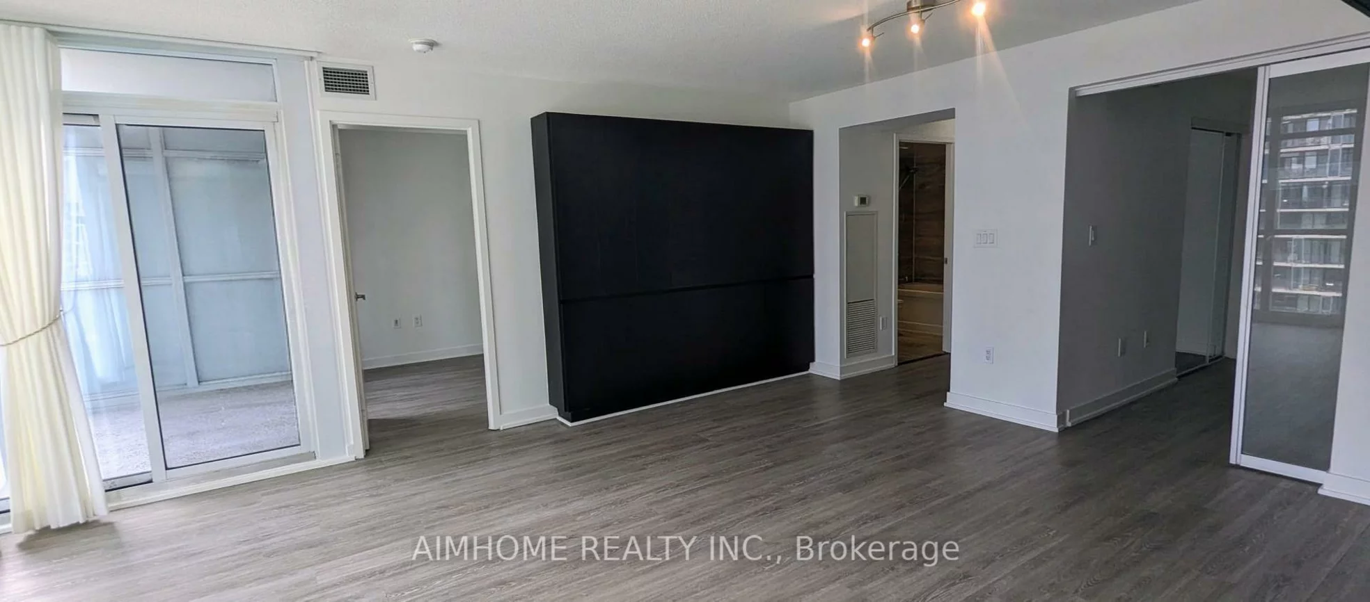 10, Capreol, Waterfront Communities C1, Toronto