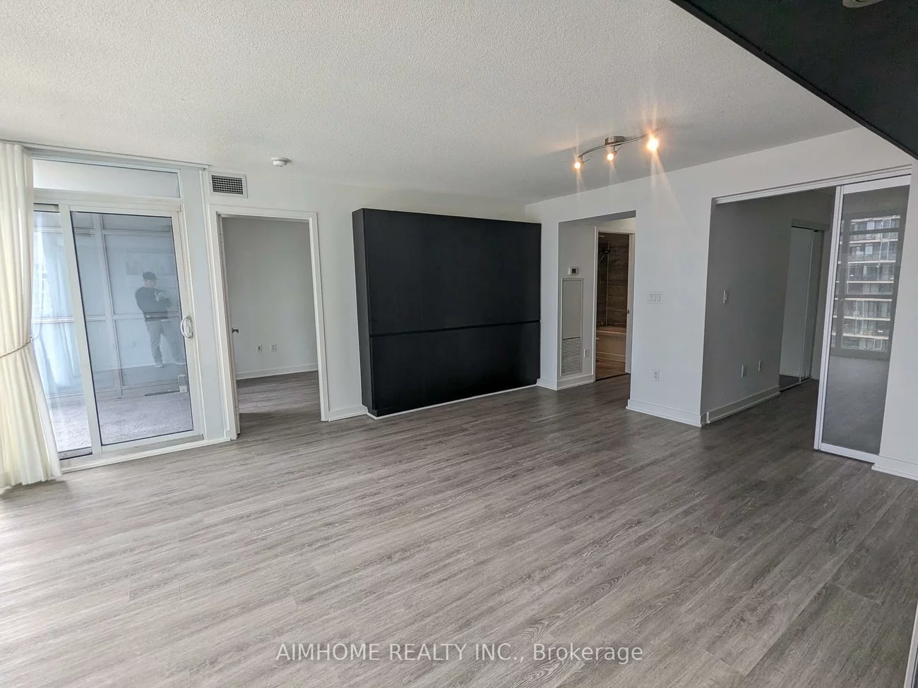 10, Capreol, Waterfront Communities C1, Toronto