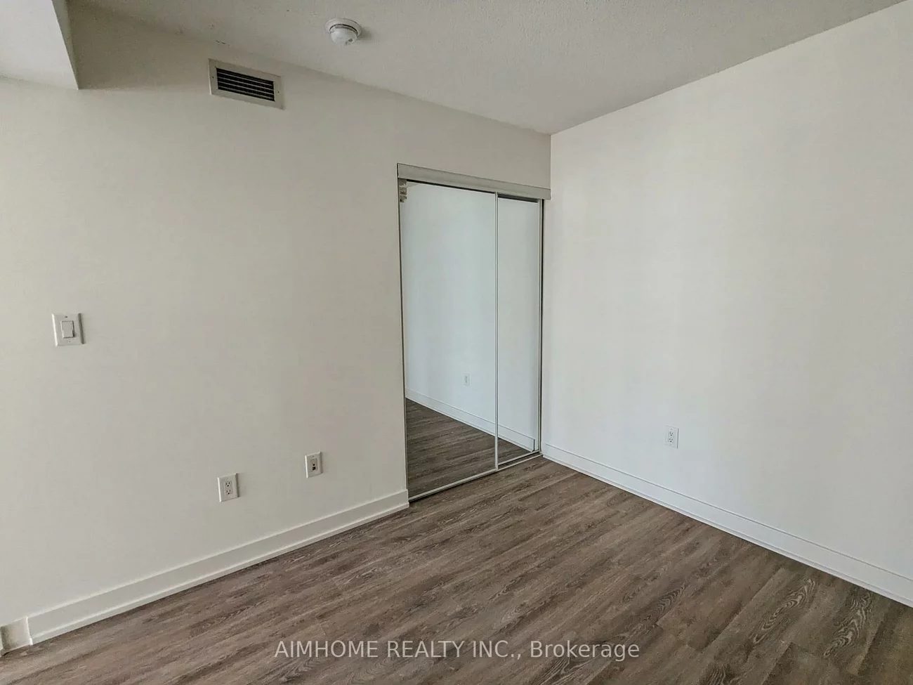 10, Capreol, Waterfront Communities C1, Toronto