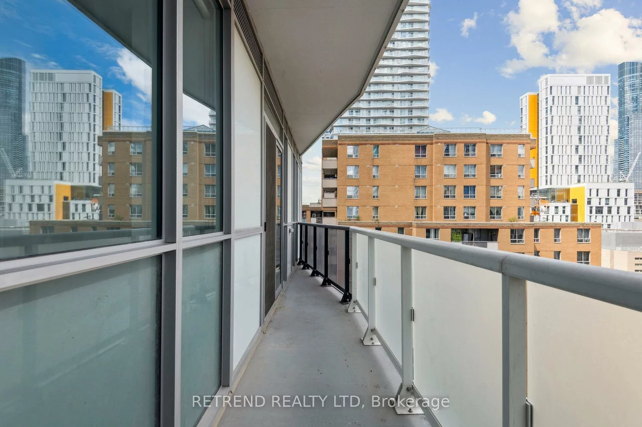 77, Mutual, Church-Yonge Corridor, Toronto