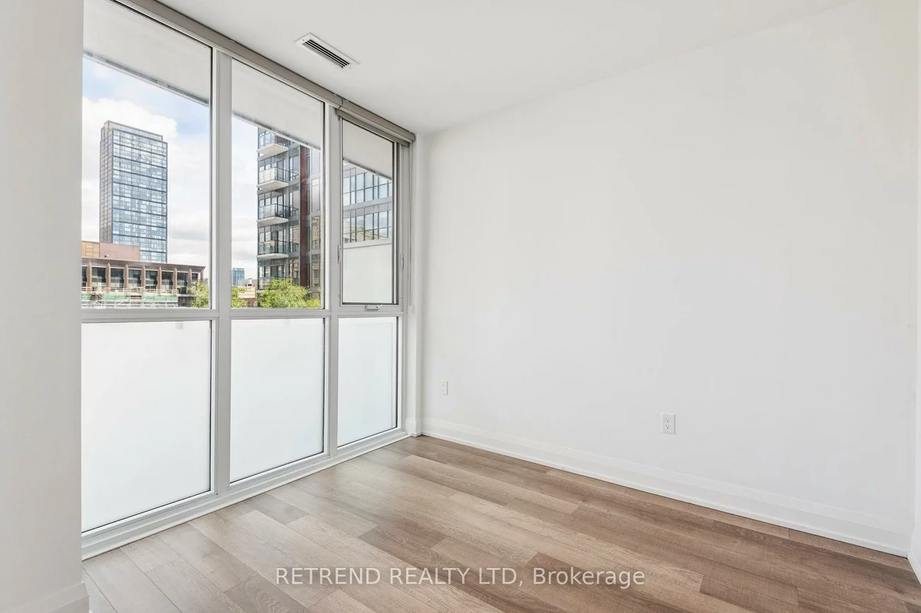 77, Mutual, Church-Yonge Corridor, Toronto