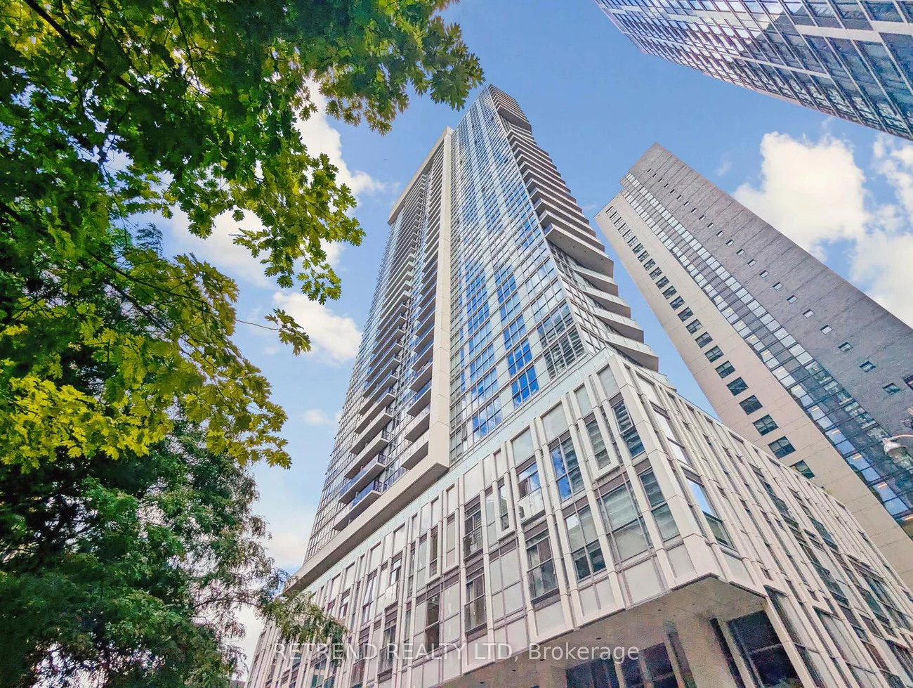 77, Mutual, Church-Yonge Corridor, Toronto