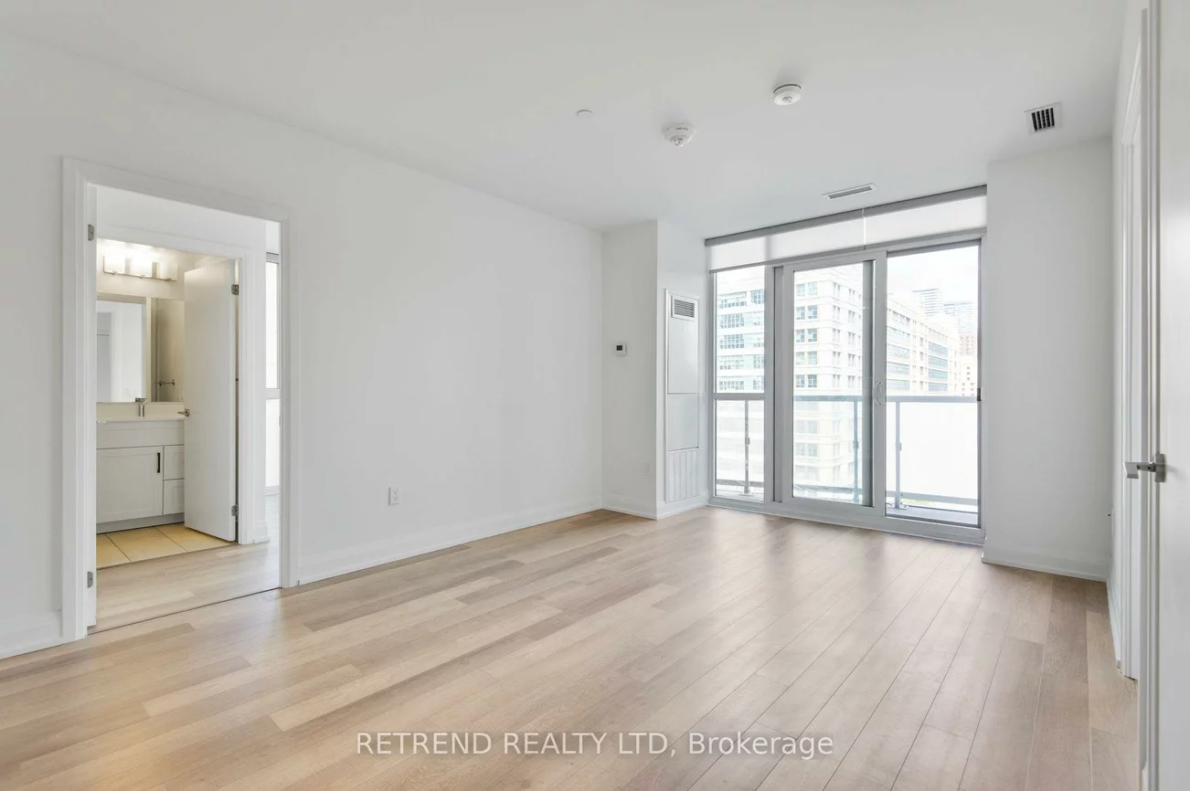 77, Mutual, Church-Yonge Corridor, Toronto
