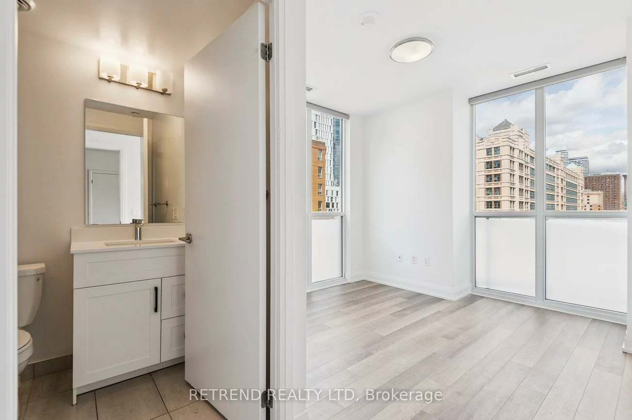 77, Mutual, Church-Yonge Corridor, Toronto