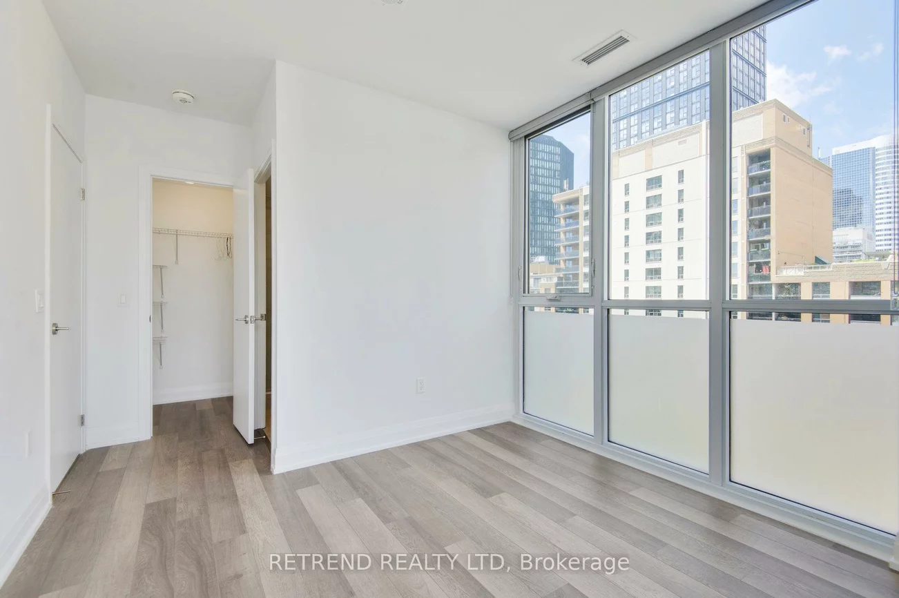 77, Mutual, Church-Yonge Corridor, Toronto