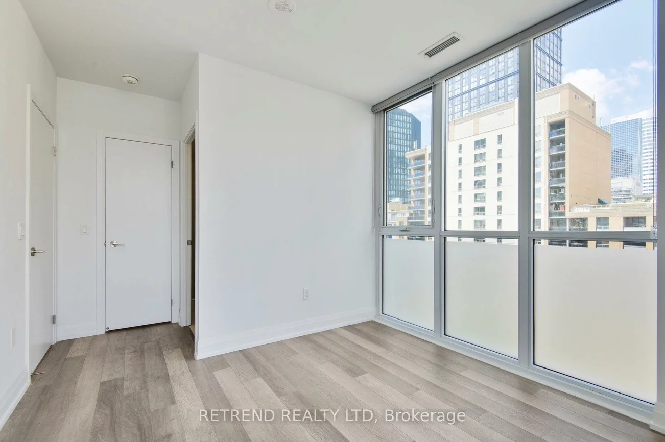 77, Mutual, Church-Yonge Corridor, Toronto