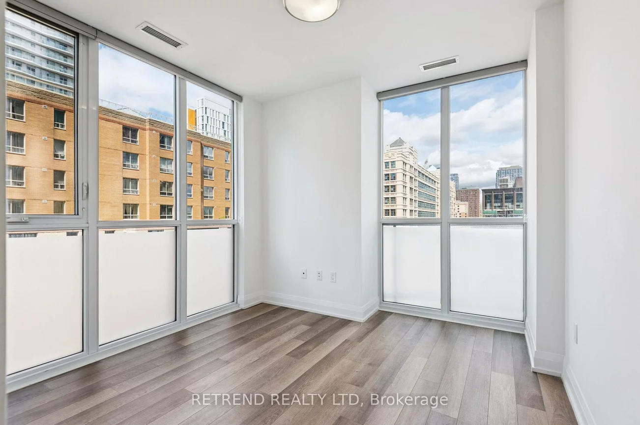 77, Mutual, Church-Yonge Corridor, Toronto