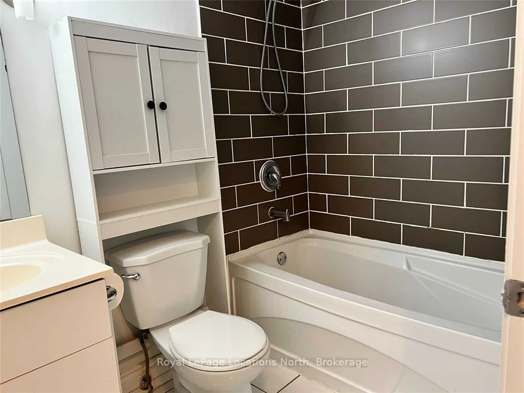 415, Jarvis, Cabbagetown-South St. James Town, Toronto