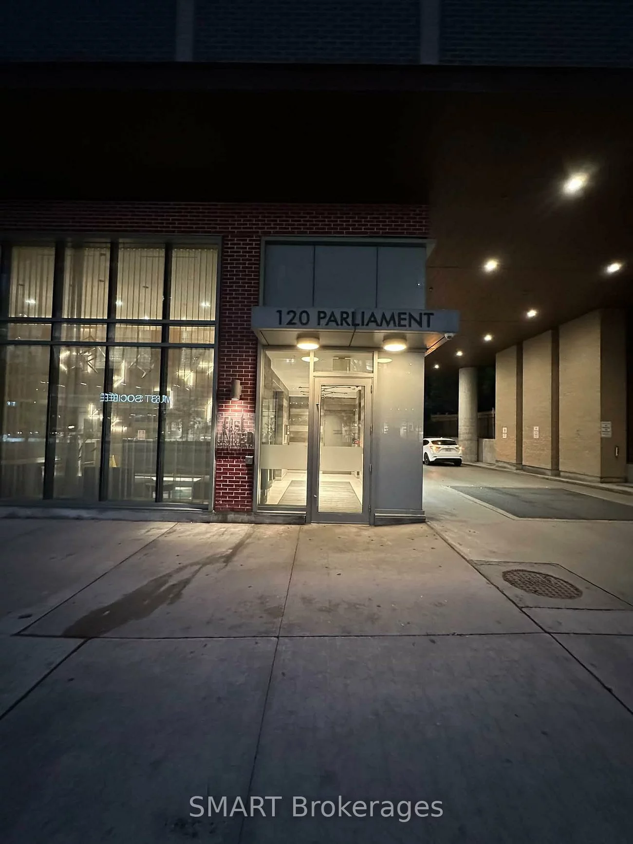 120, Parliament, Moss Park, Toronto