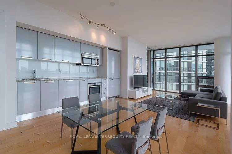 33, Charles, Church-Yonge Corridor, Toronto