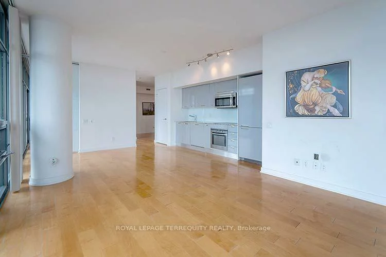 33, Charles, Church-Yonge Corridor, Toronto